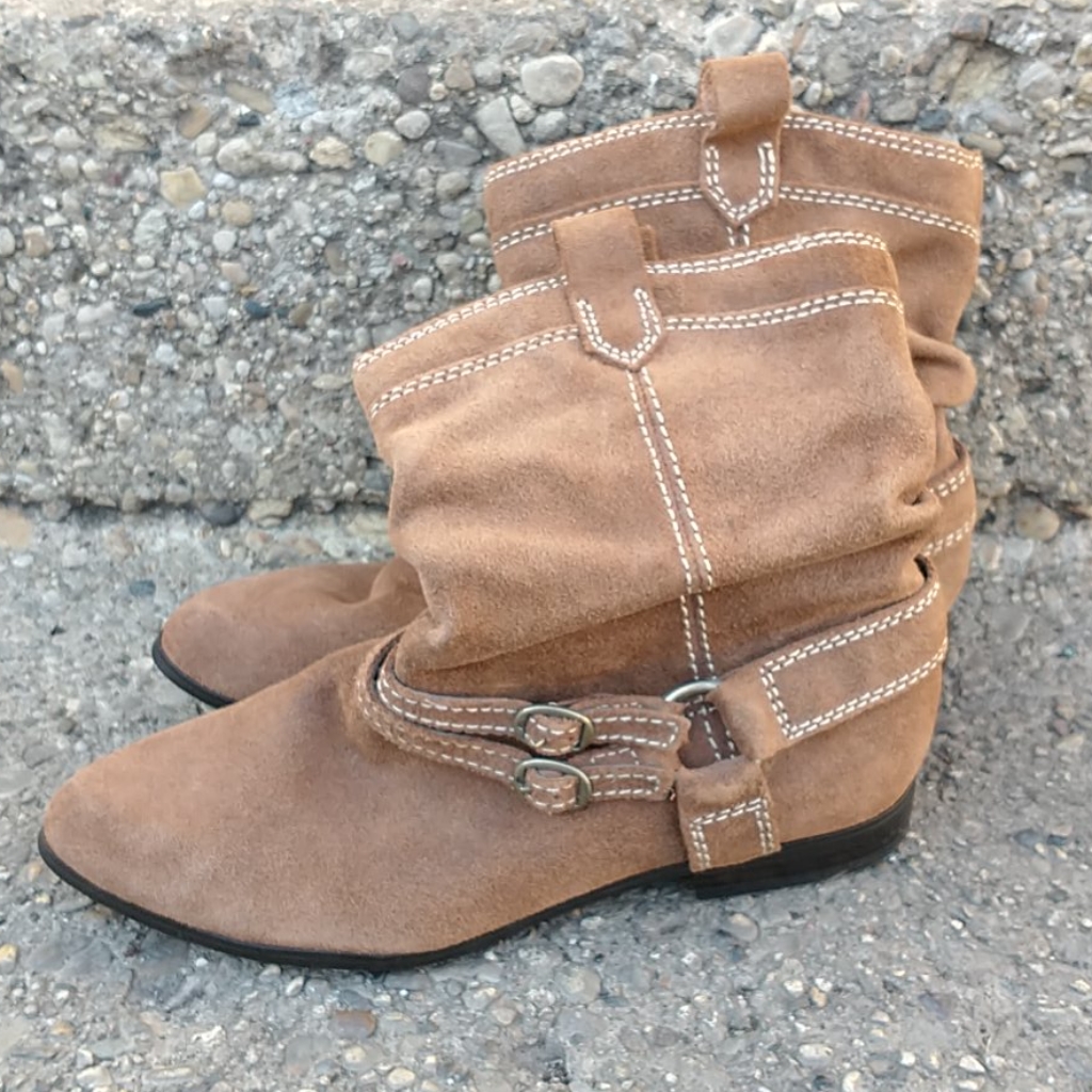 Array Harness Pull-On Leather Boots